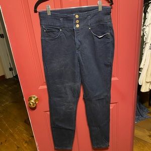 Dark curvy skinny jeans